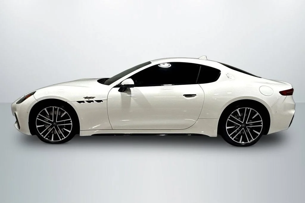 Used 2024 Bianco Solid Maserati Trofeo image 8