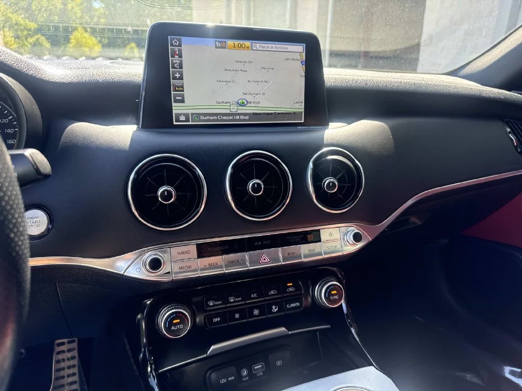 Used 2018 White Kia GT2 image 19
