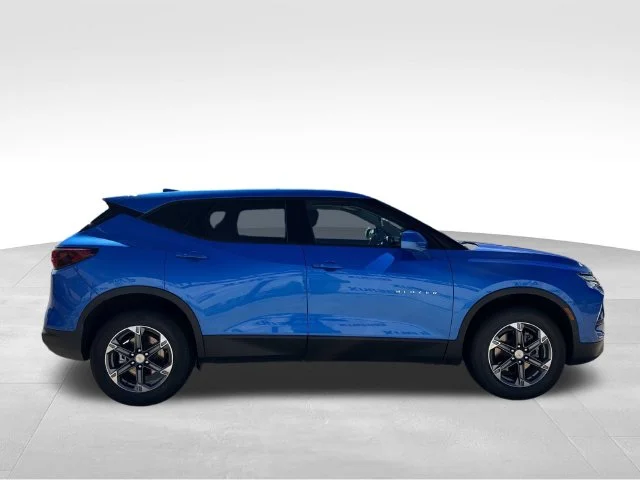 Used 2025 Blue Chevrolet LT image 14
