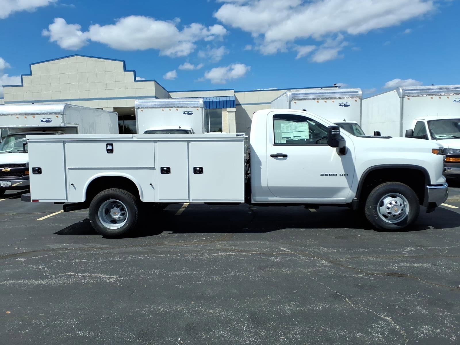 New 2026 Summit White Chevrolet Work Truck image 18