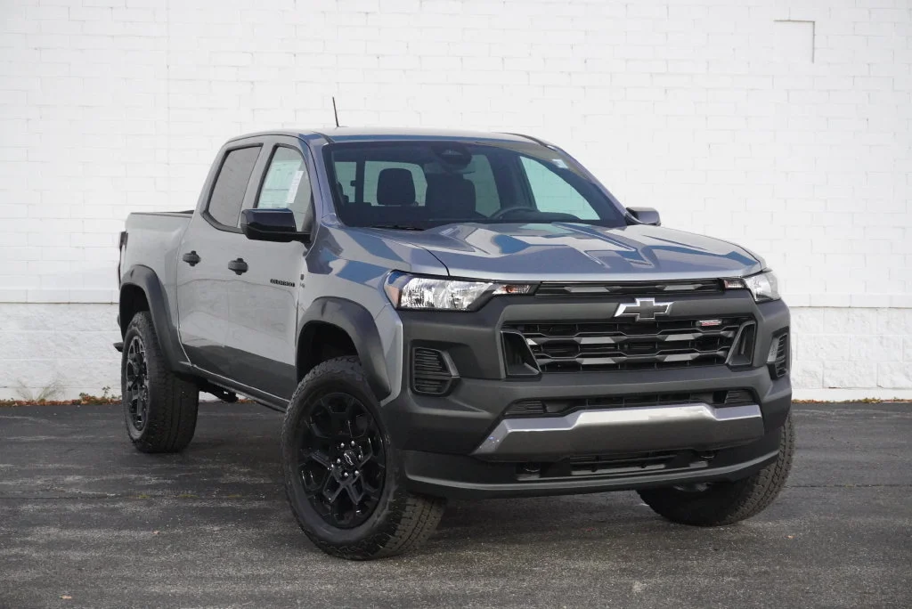 New 2026 Sterling Gray Metallic Chevrolet Trail Boss image 2