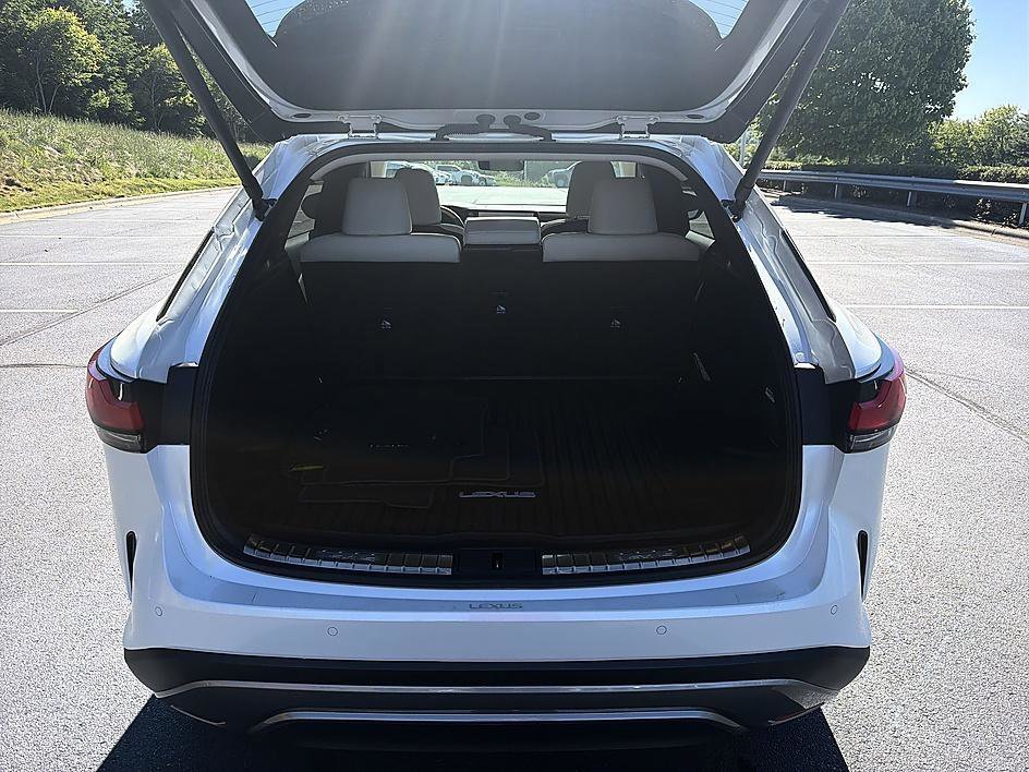 Used 2025 White Pearl Lexus RX 350h Premium Plus image 22
