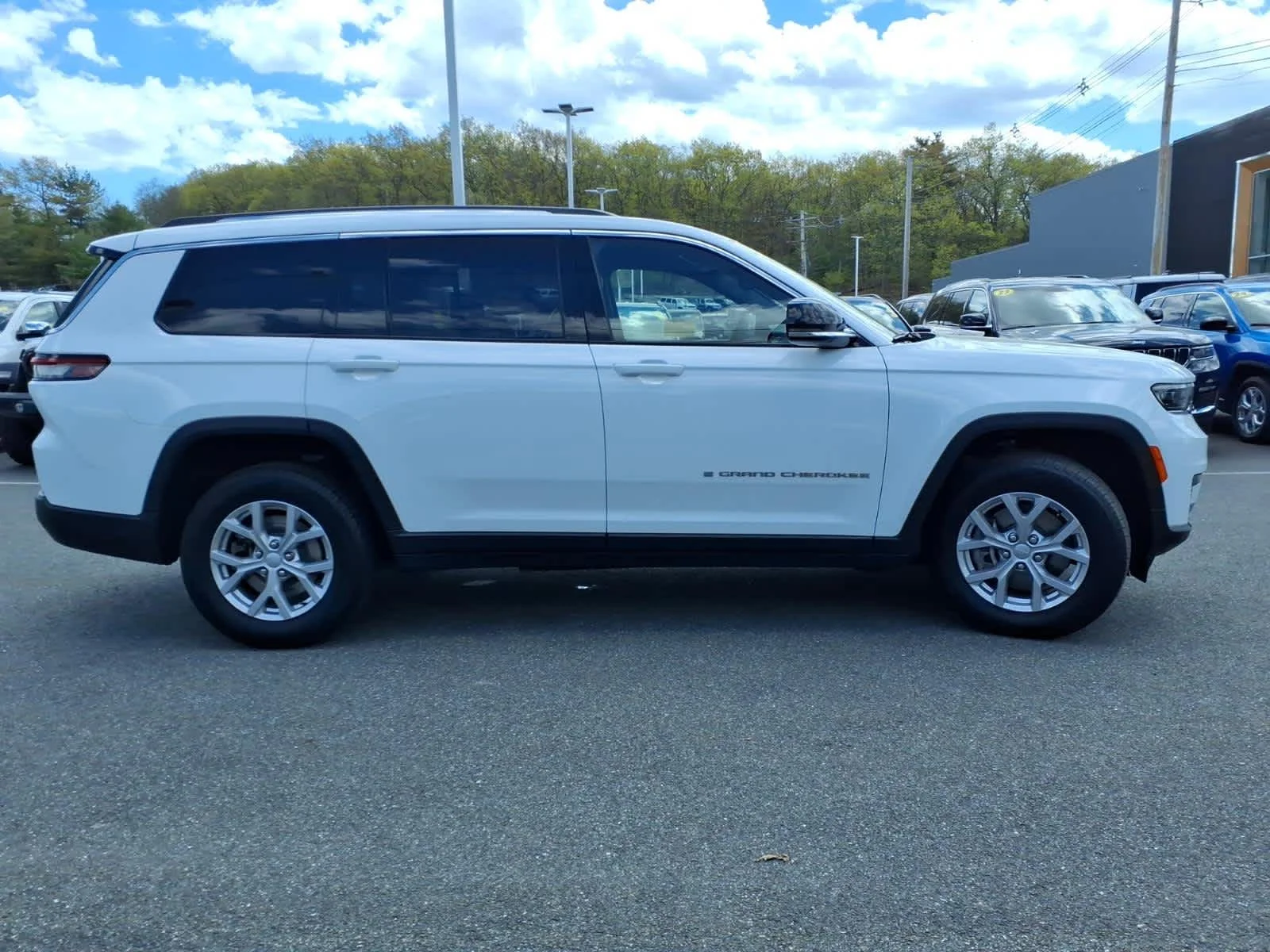 Certified Used 2023 Bright White Clearcoat Jeep Limited image 6