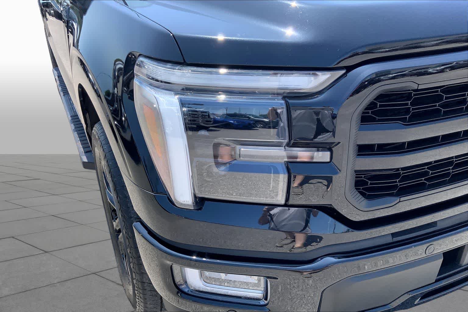 Certified Used 2024 Agate Black Metallic Ford LARIAT image 28