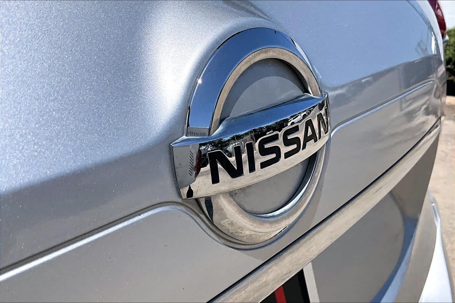 Used 2020 Brilliant Silver Metallic Nissan S image 10