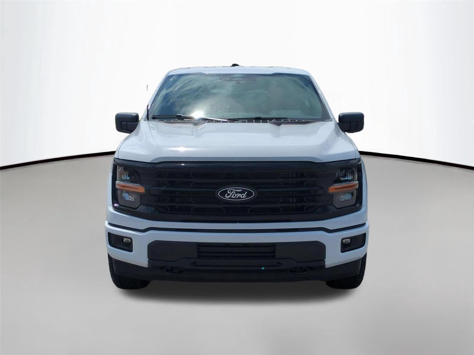 New 2026 Oxford White Ford XLT image 8