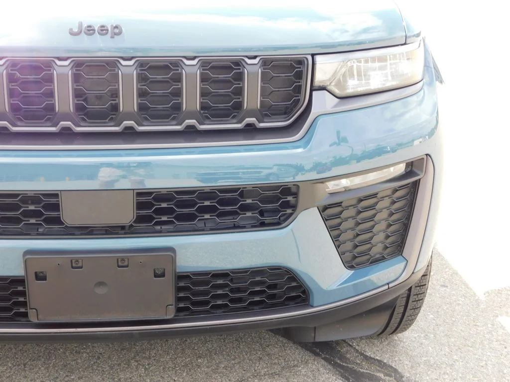 Used 2026 Steel Blue Jeep Limited image 11