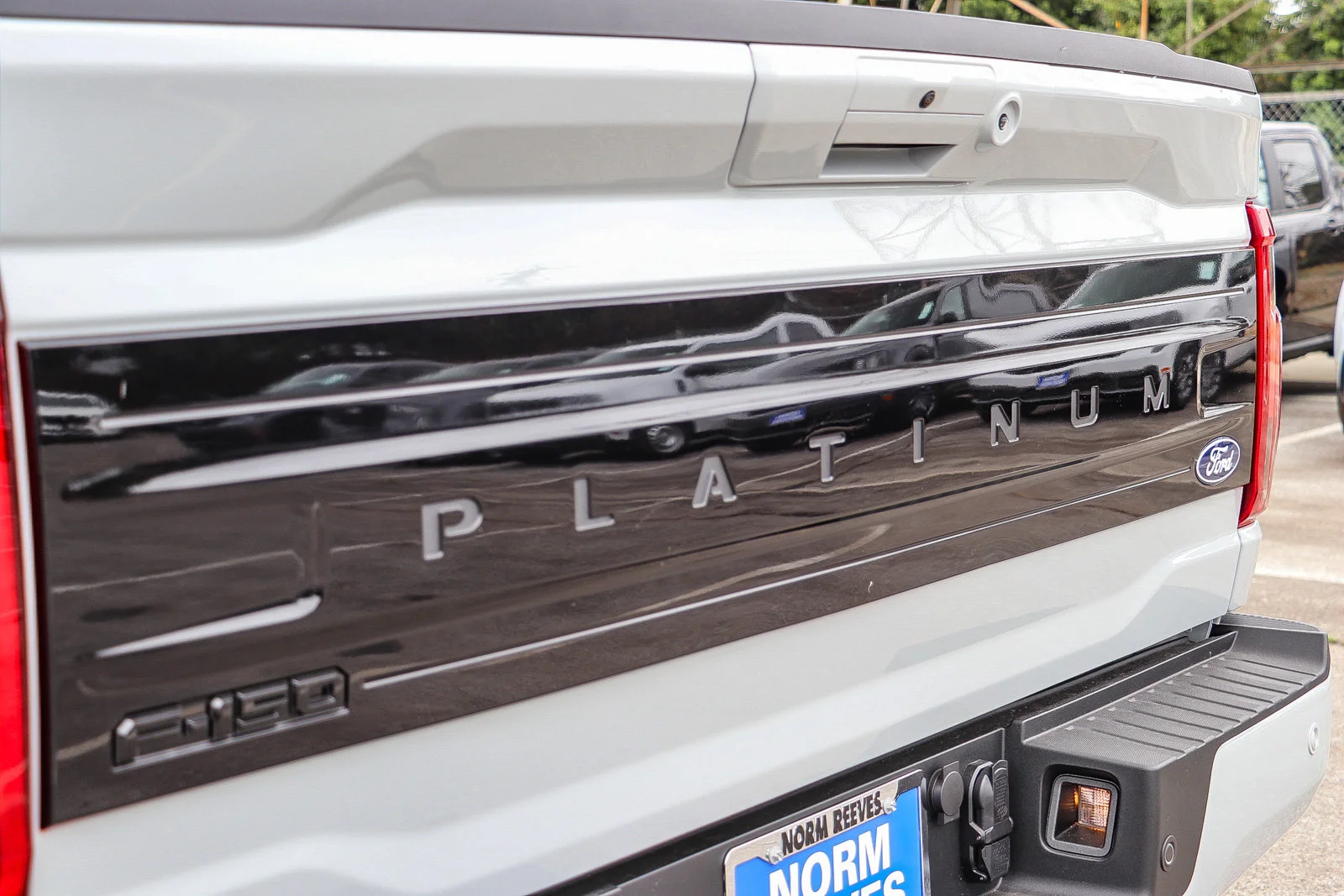 New 2026 Avalanche Ford Platinum® image 10