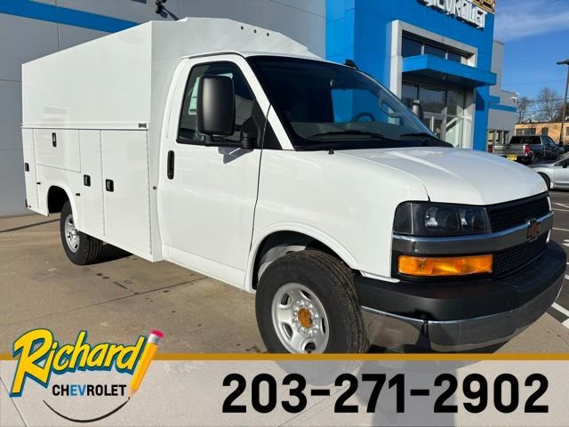 2025 Chevrolet Express Cutaway