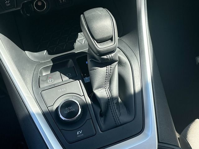 Used 2025 Silver Toyota XLE image 17