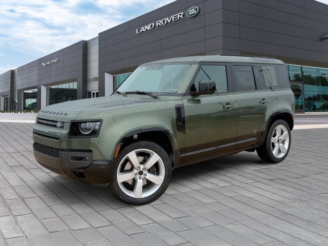 New 2026 Woolstone Green Land Rover X-Dynamic SE image 1
