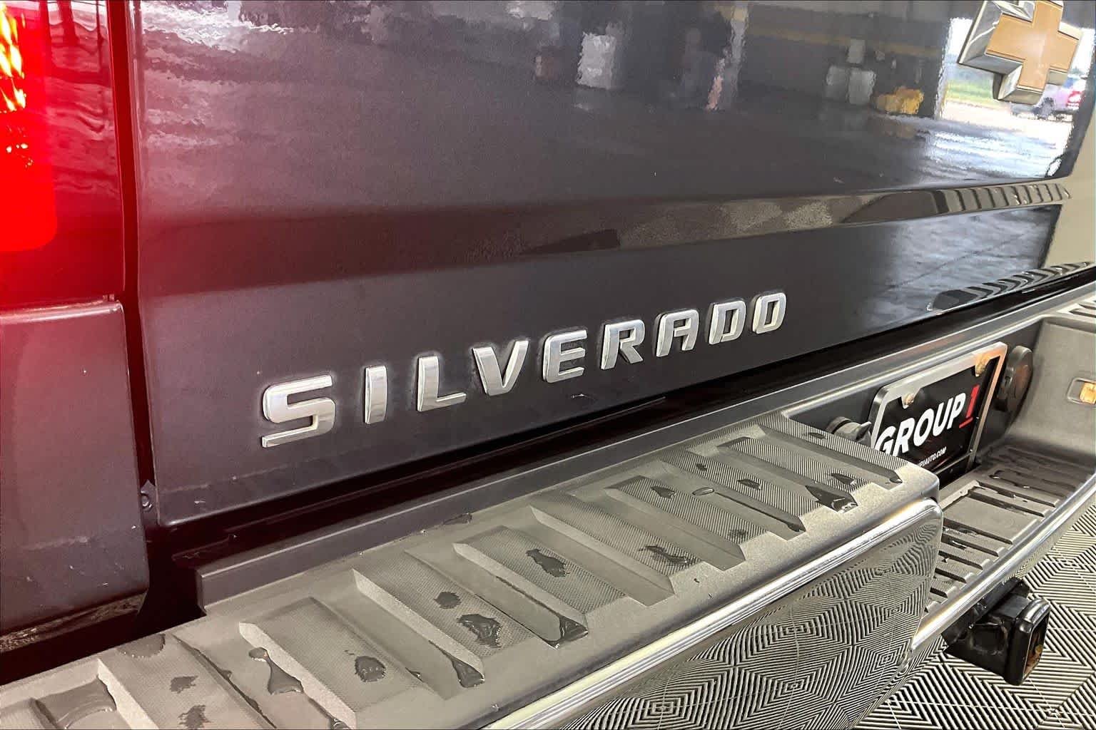 Used 2018 Graphite Metallic Chevrolet LT image 30