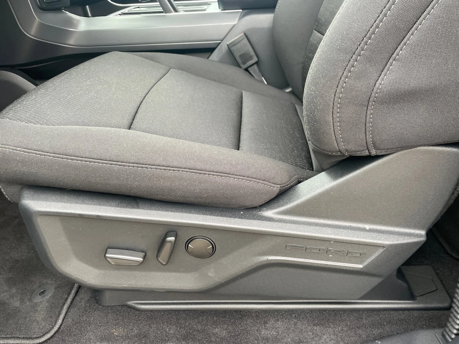 New 2026 Agate Black Metallic Ford XLT image 15