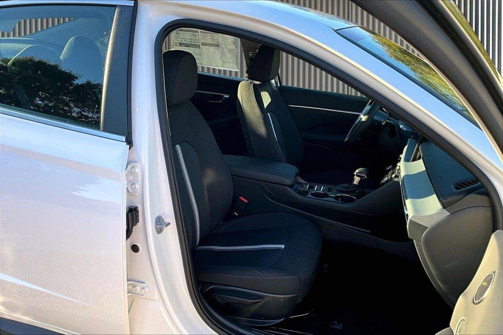 New 2027  Hyundai SE image 9