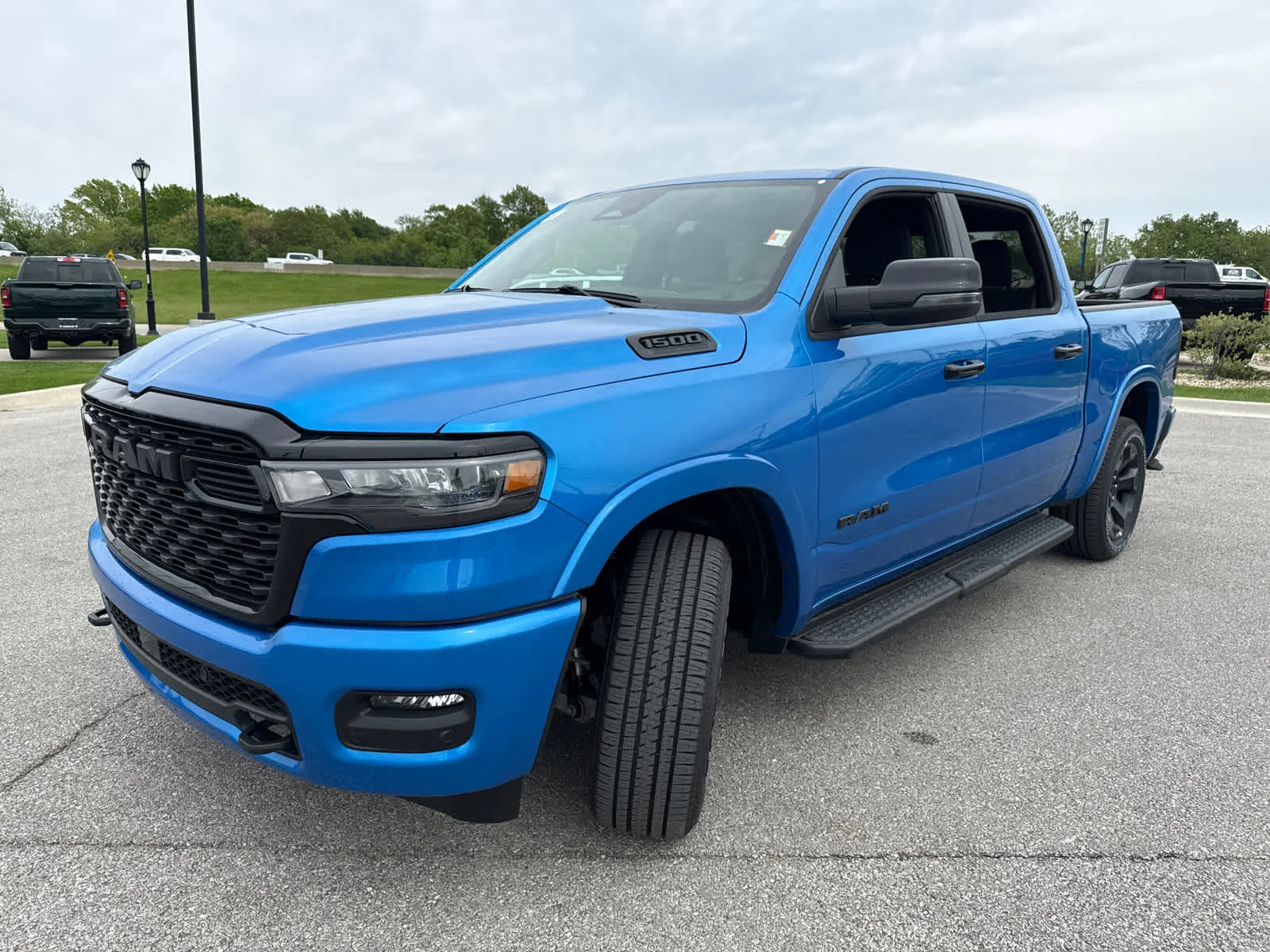 New 2026 Hydro Blue Pearl-Coat Exterior Paint RAM Big Horn image 3