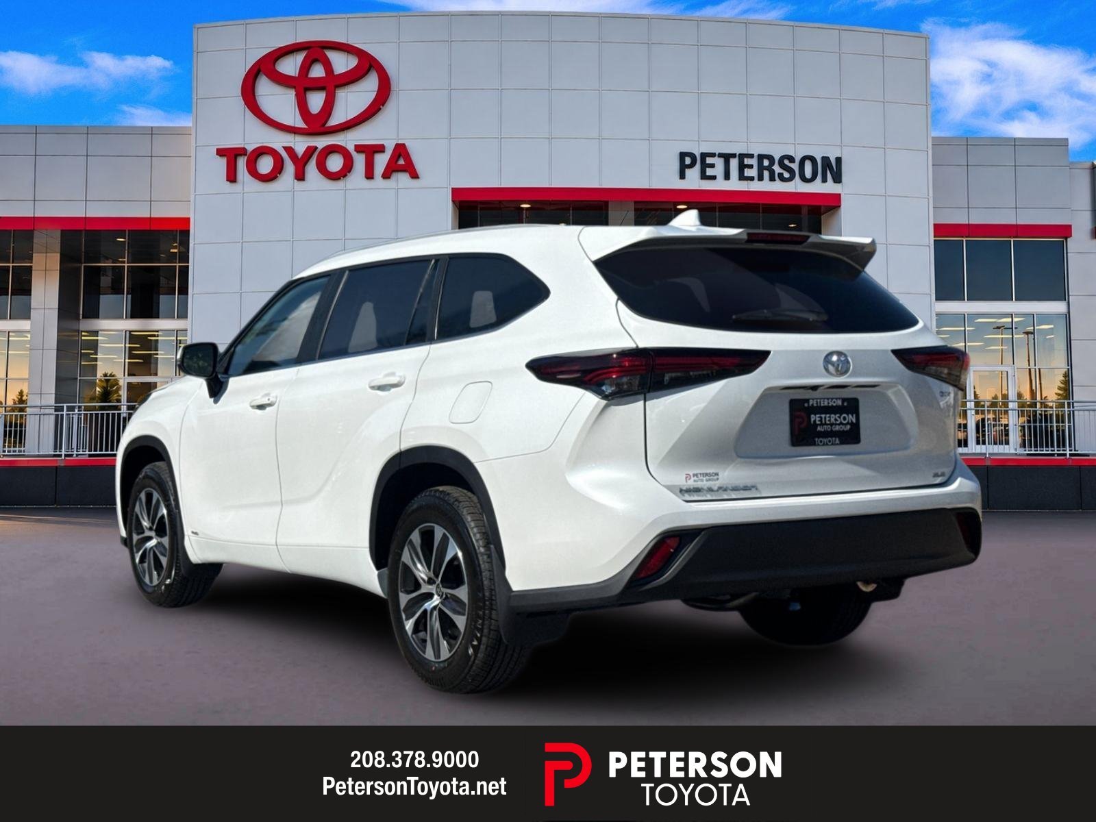 Used 2026 Beige Toyota XLE image 5
