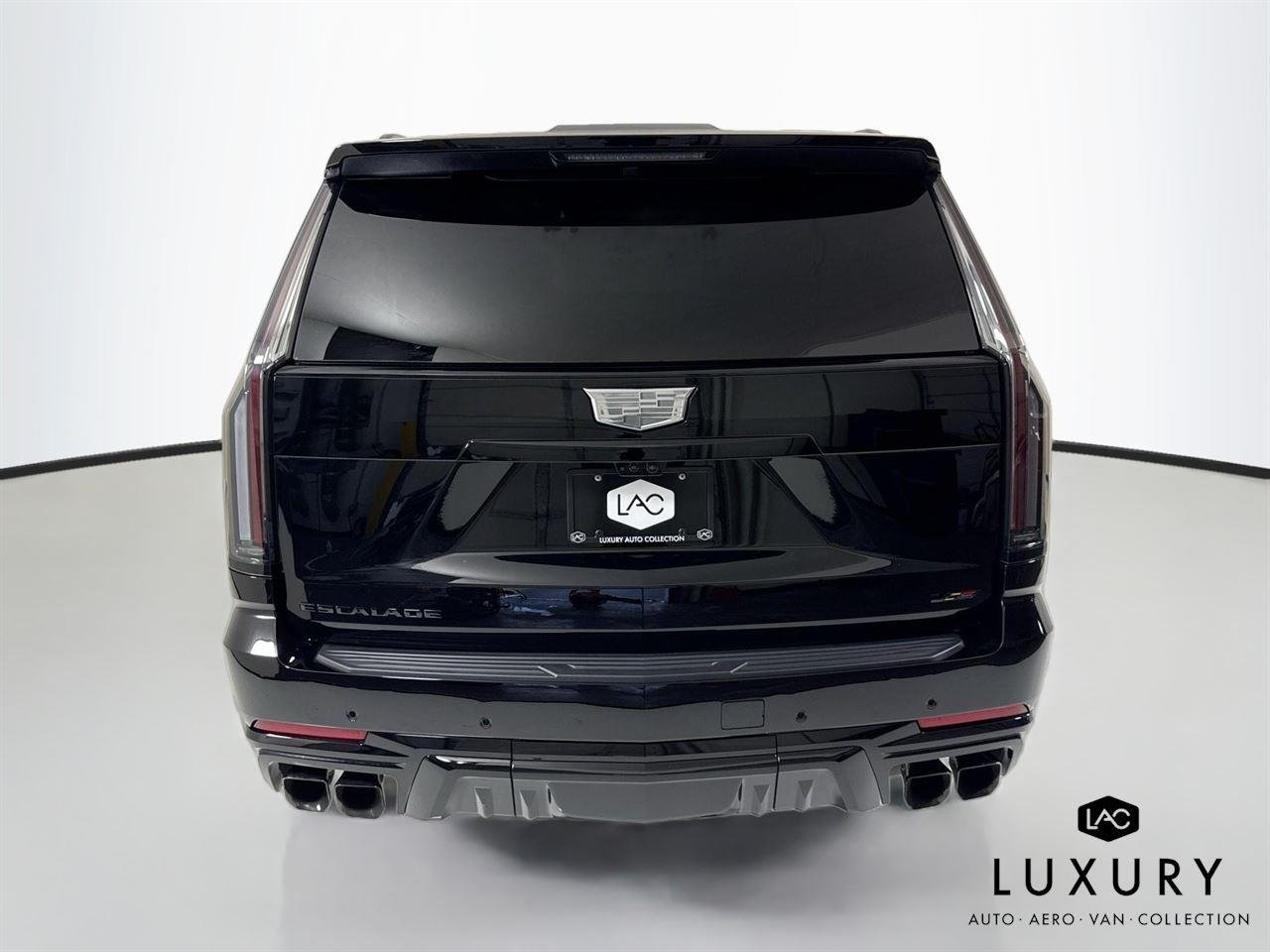 Used 2026 Black Raven Cadillac AWD V-Series | ONYX Pkg | Heated/Vented Seats image 7