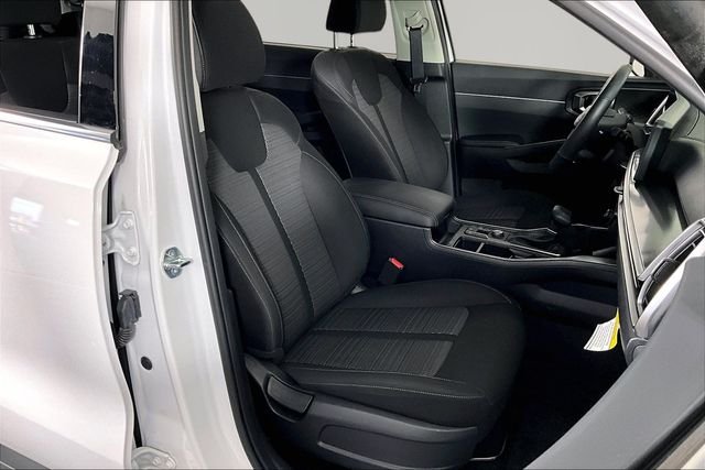 Used 2026 White Kia LX image 27