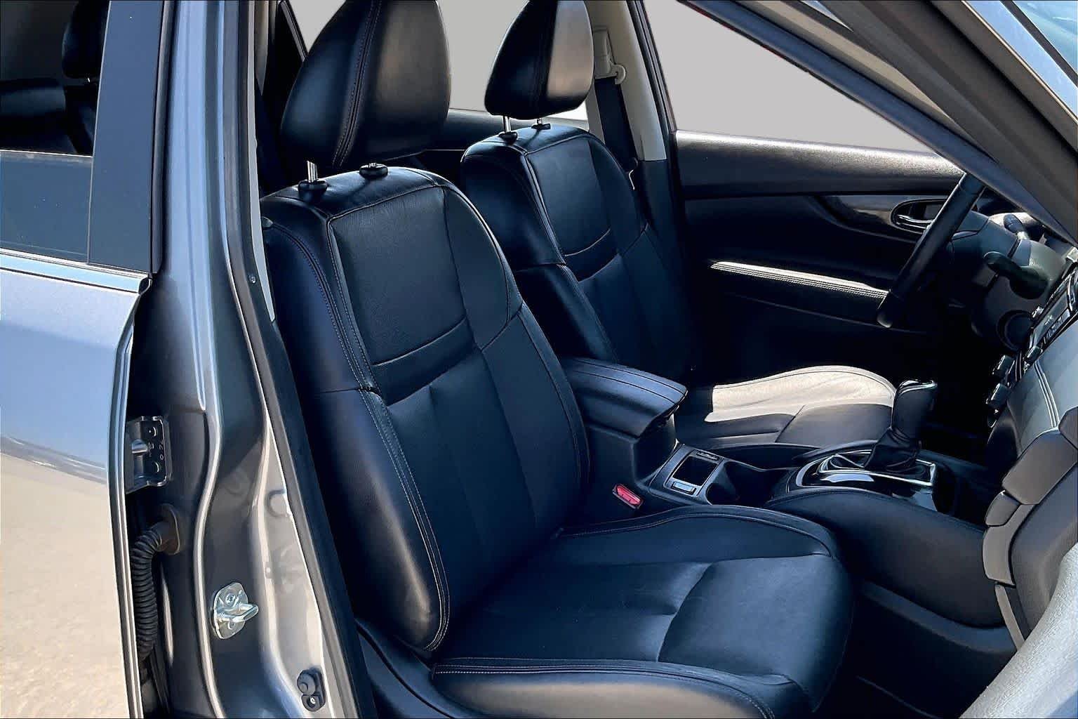 Used 2017 Gun Metallic Nissan SL image 9
