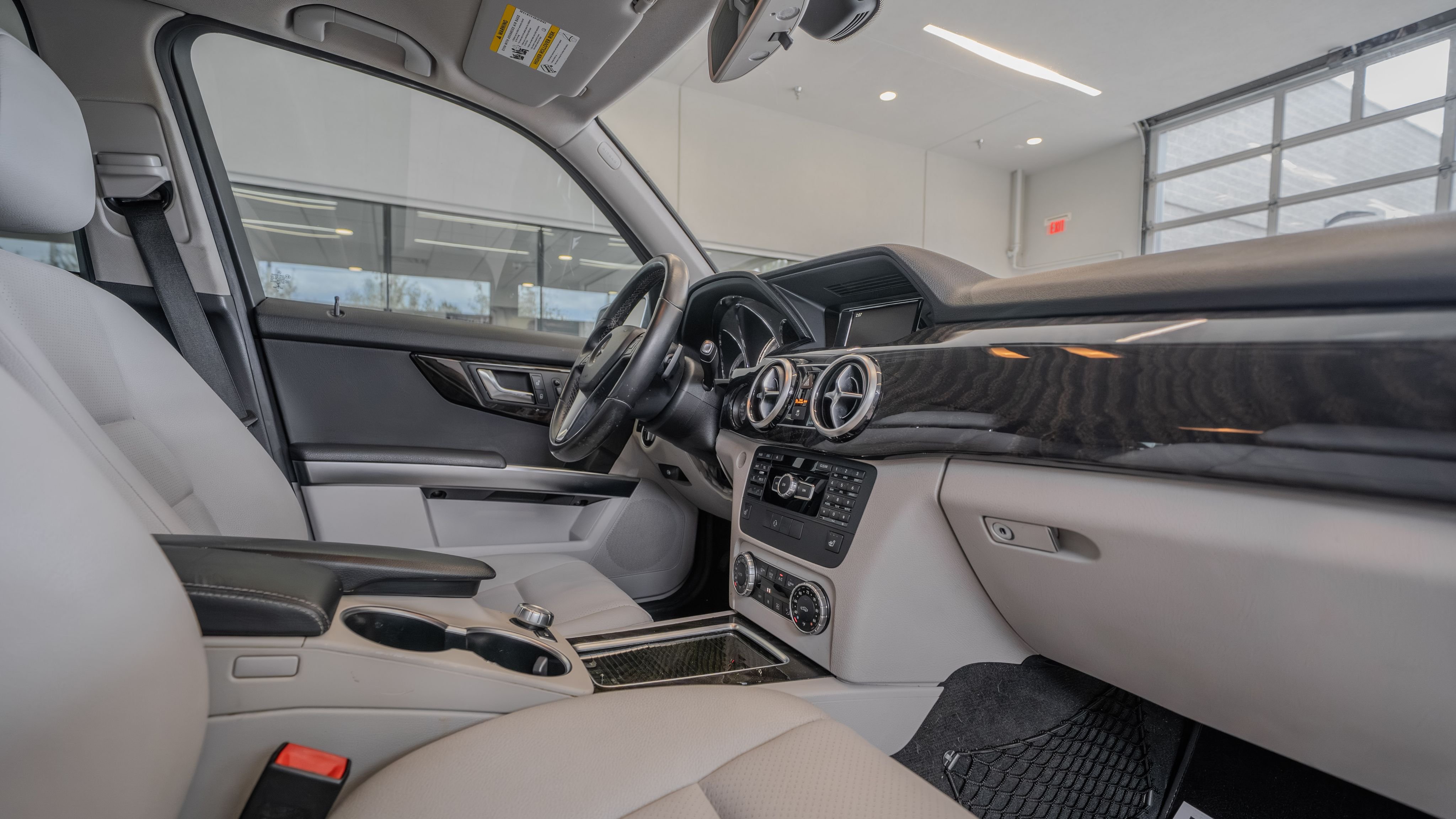 Used 2015 Diamond Silver Mercedes-Benz GLK 250 image 17
