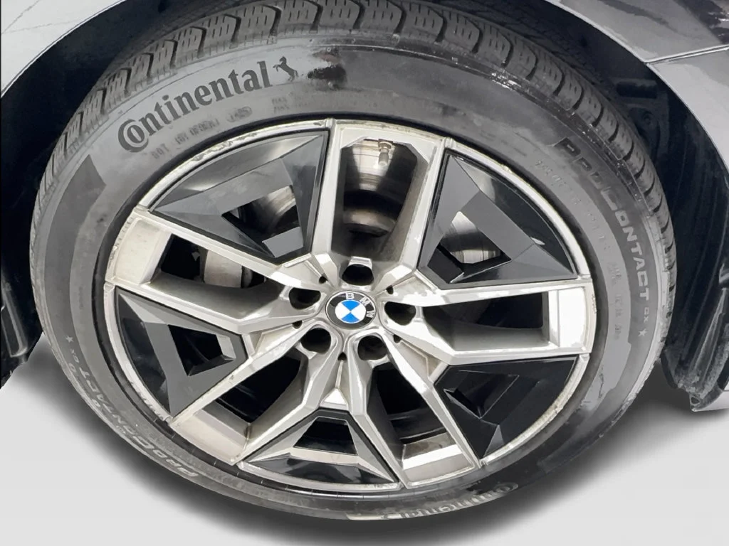 Used 2026 Black BMW 530i xDrive image 16