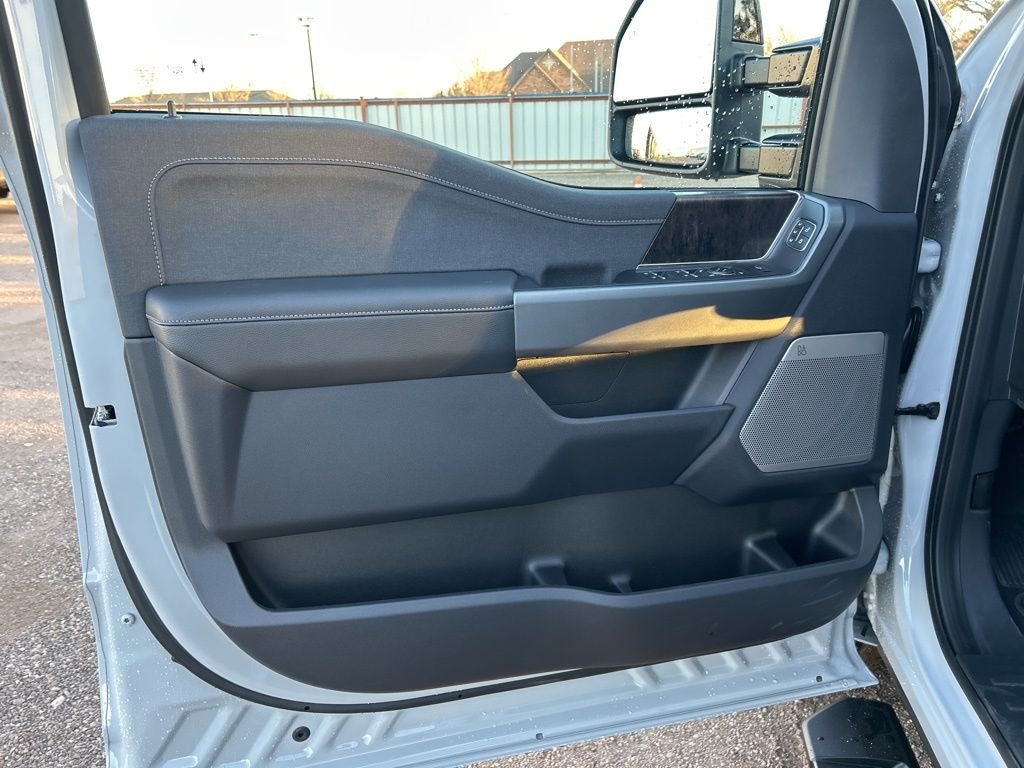 New 2026 Avalanche Ford Lariat image 15