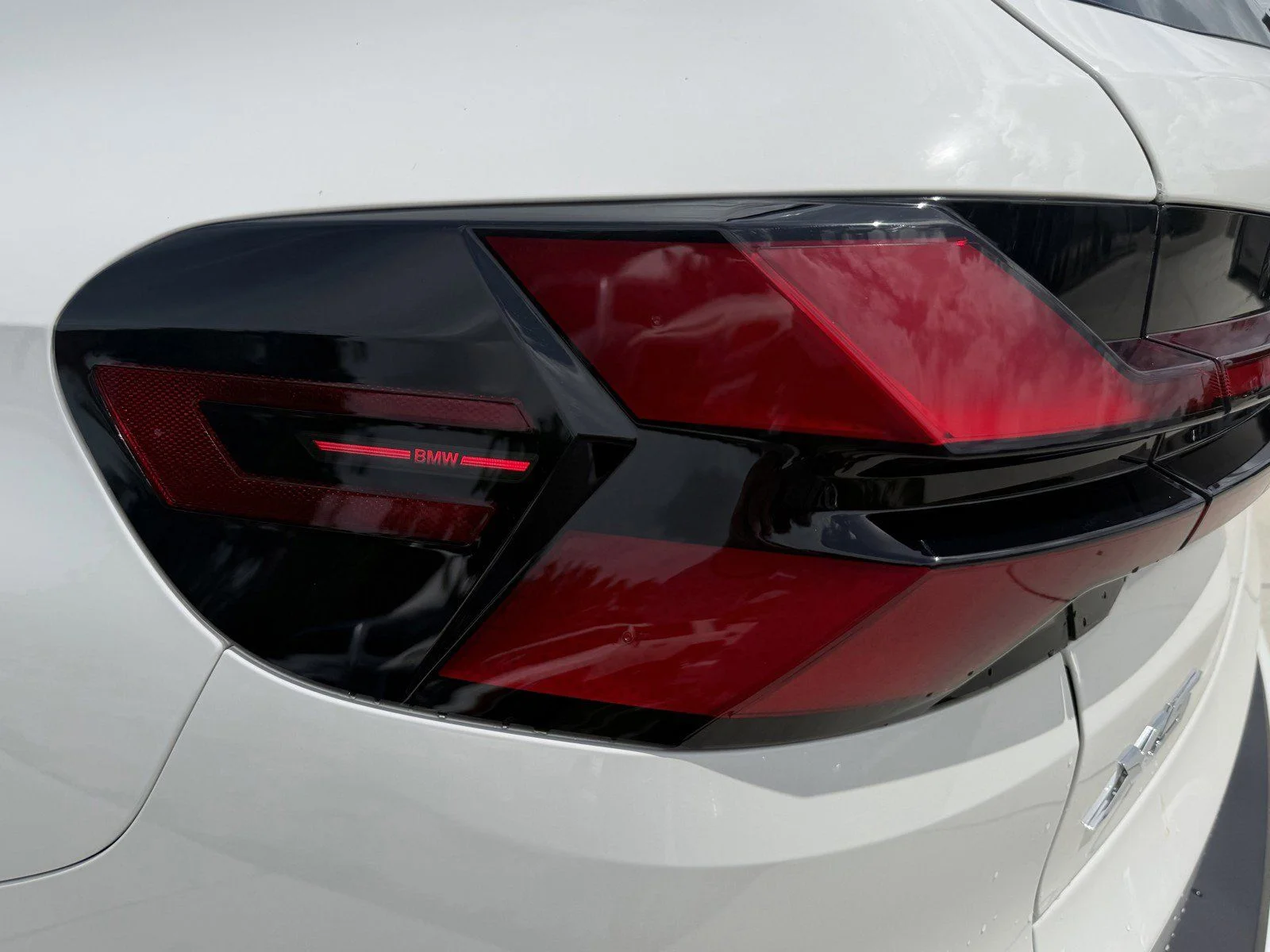 New 2026 Alpine White BMW sDrive40i image 10