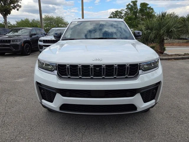 New 2026 Bright White Clear-Coat Exterior Paint Jeep Limited image 19
