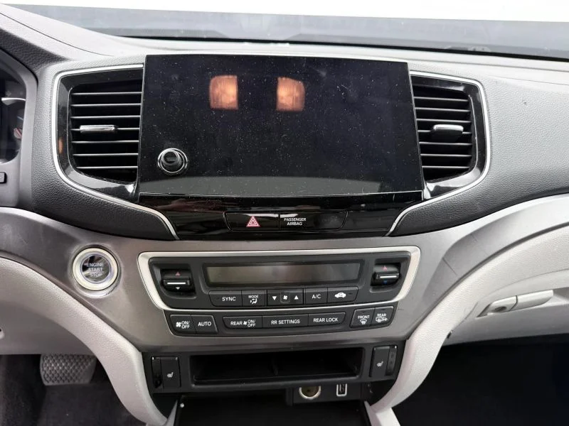 Used 2020  Honda EX-L Sport Utility 4D image 32