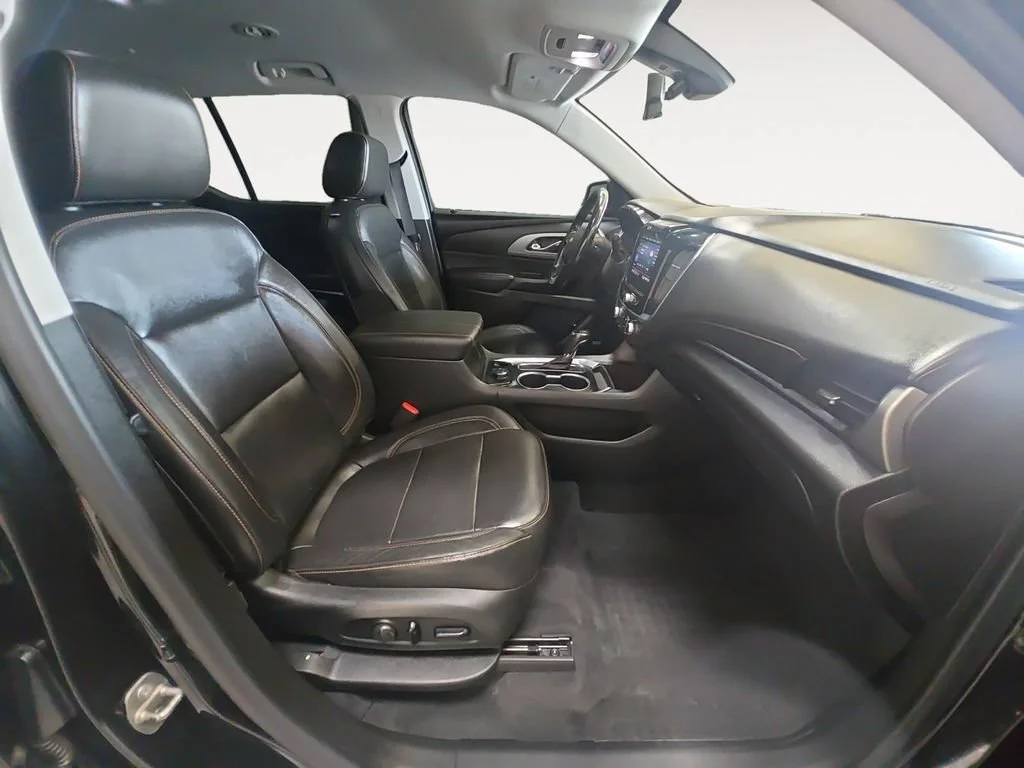 Used 2020 MOSAIC BLACK METALLIC Chevrolet LT Leather image 17