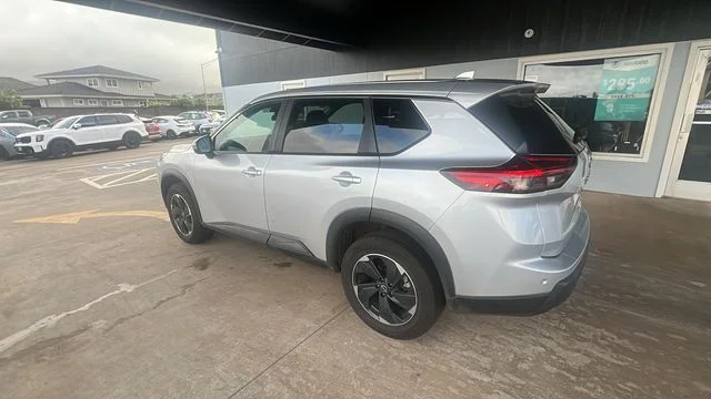 Used 2024 Silver Nissan SV image 3