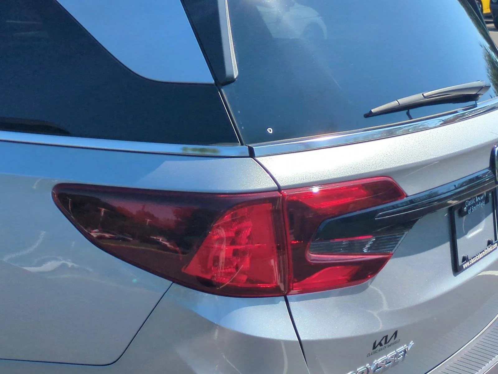 Used 2025 Solar Silver Metallic Honda Touring image 12