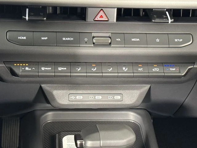 New 2027 Pale Gray Kia S image 18