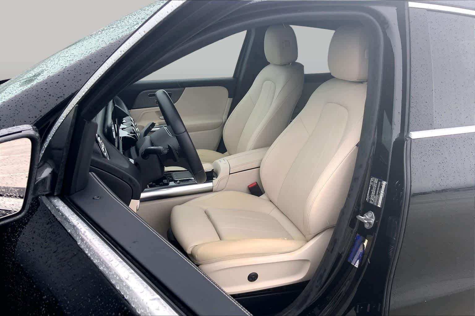 Used 2021 Night Black Mercedes-Benz GLA 250 image 8