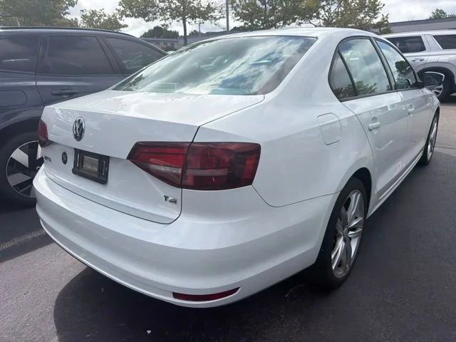 Used 2018 Pure White Volkswagen 1.4T S image 9
