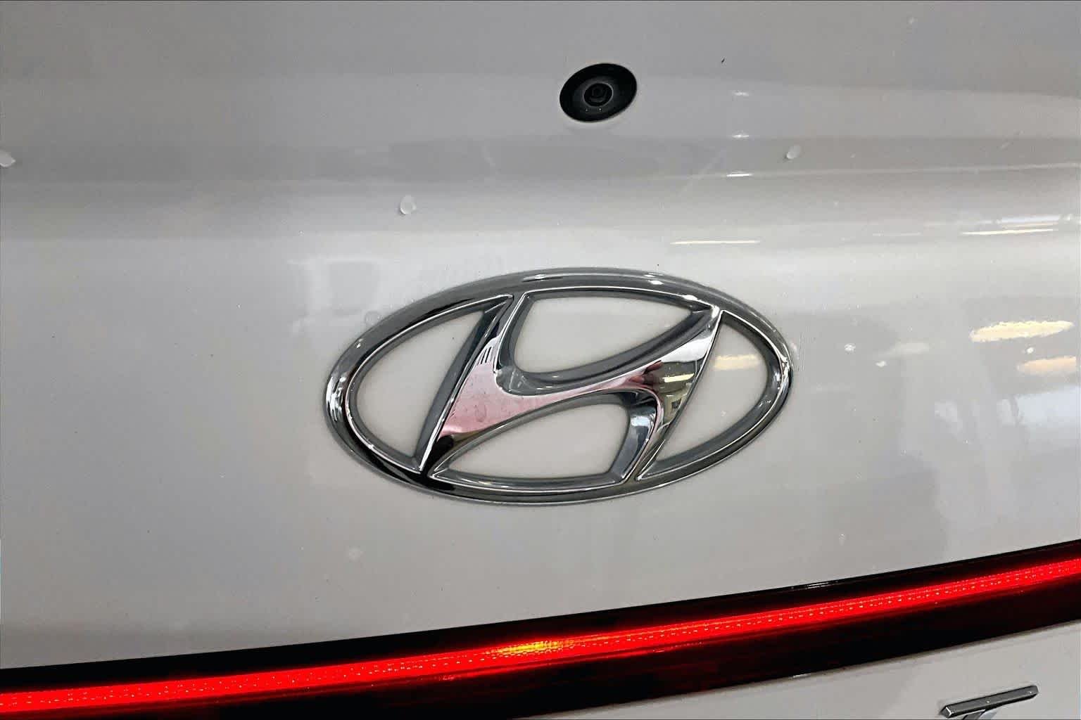 Used 2023 Serenity White Hyundai SEL image 31
