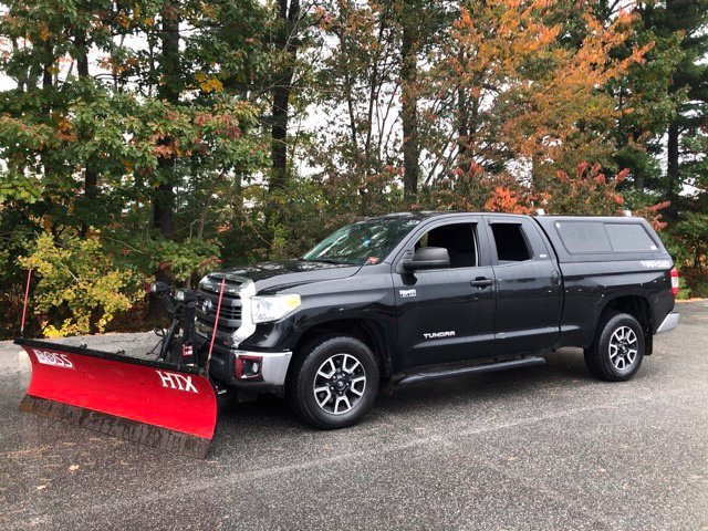 Used 2014 Black Toyota SR5 image 11