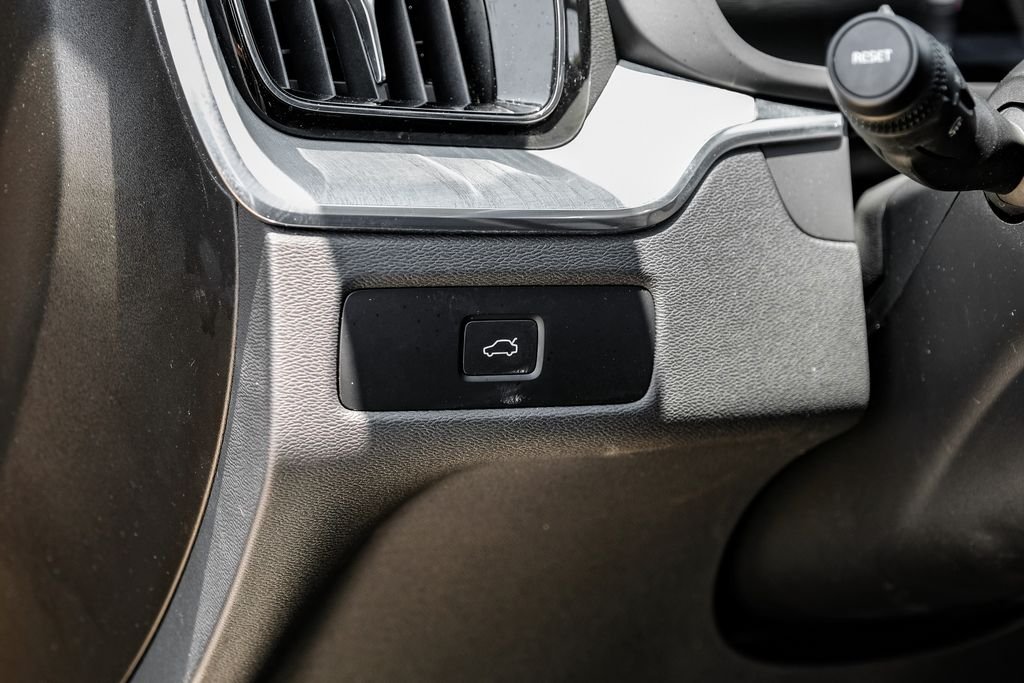 Used 2025 Brown Volvo B5 Plus image 36