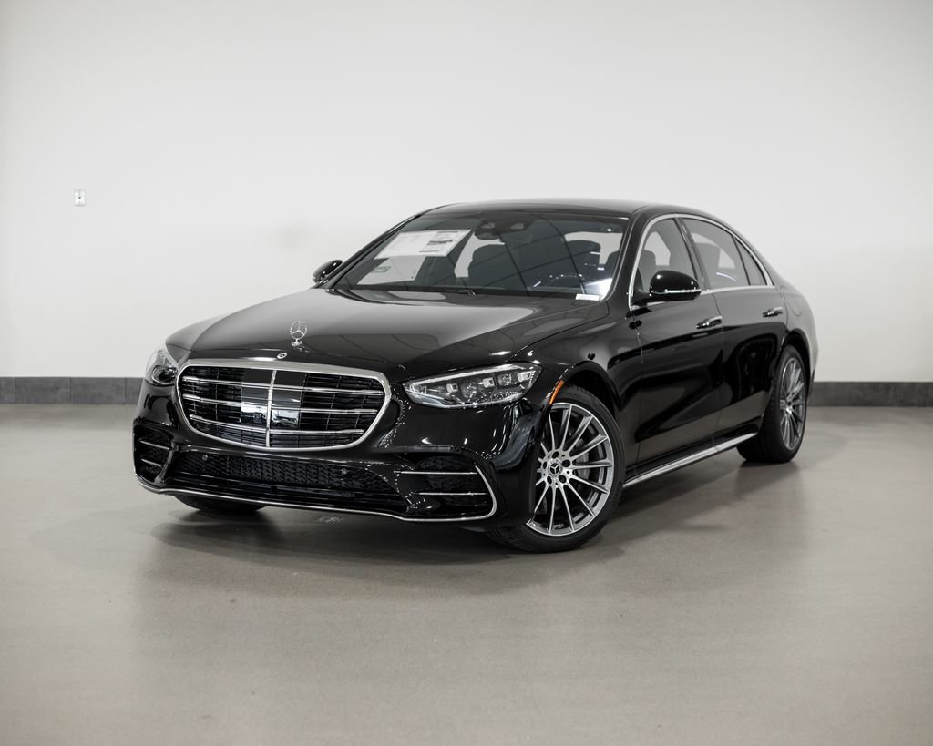 New 2026 Black Mercedes-Benz S 580e image 1