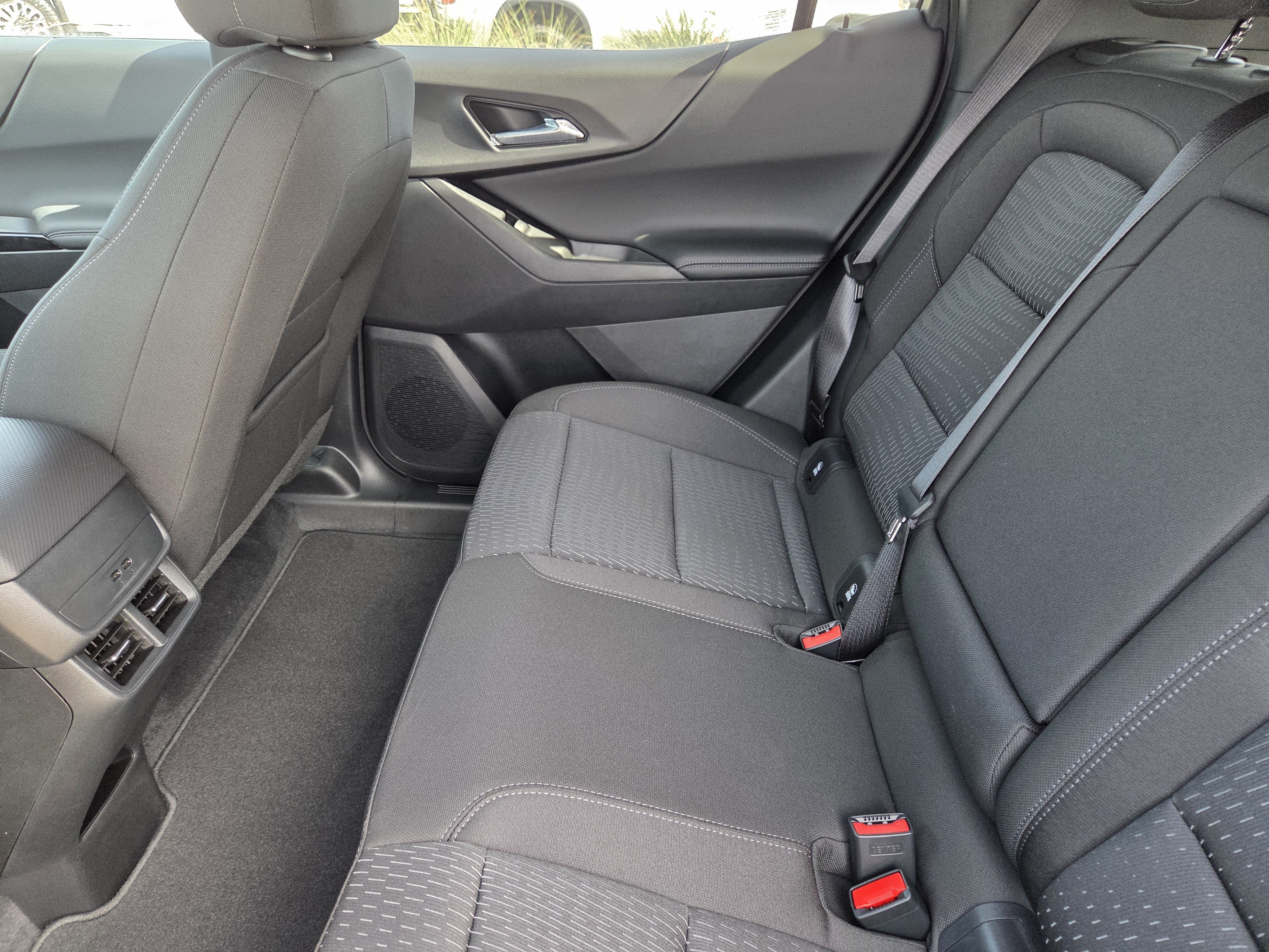 2027 Chevrolet Equinox LT - Photo 21