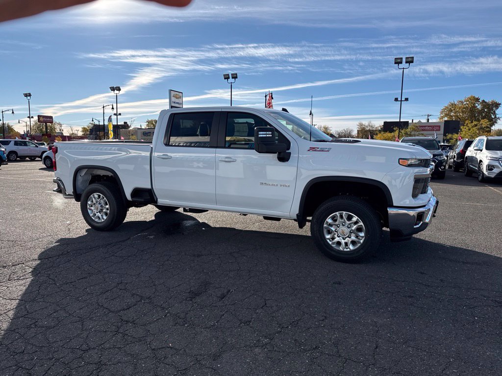 2026 Chevrolet Silverado 3500 HD LT - Photo 8