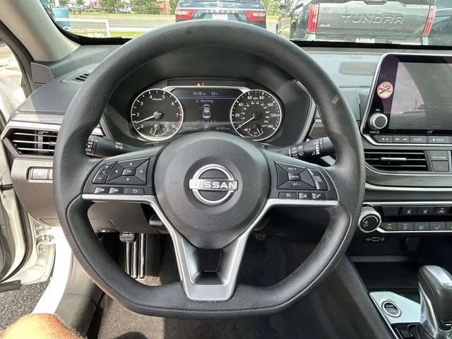 Certified Used 2025 Glacier White Nissan 2.5 SV image 28