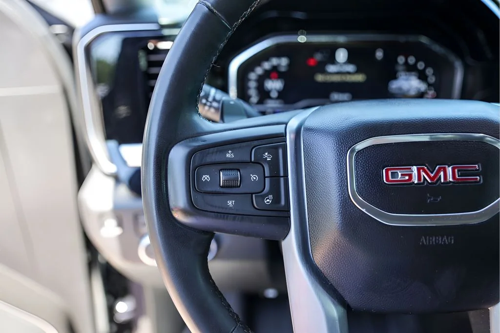 Used 2023 Silver GMC SLT image 17