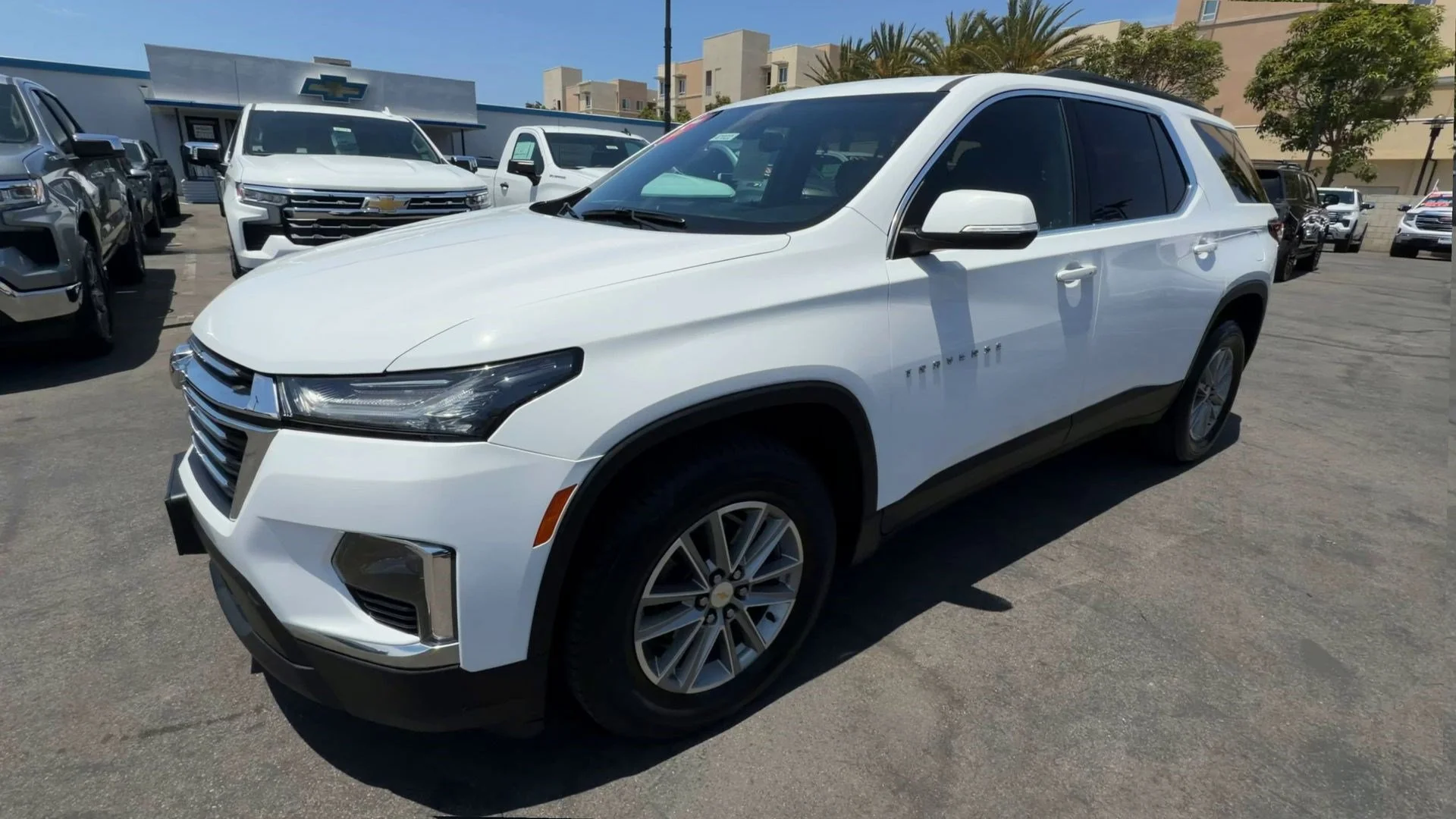Used 2023 Summit White Chevrolet LT Cloth image 8