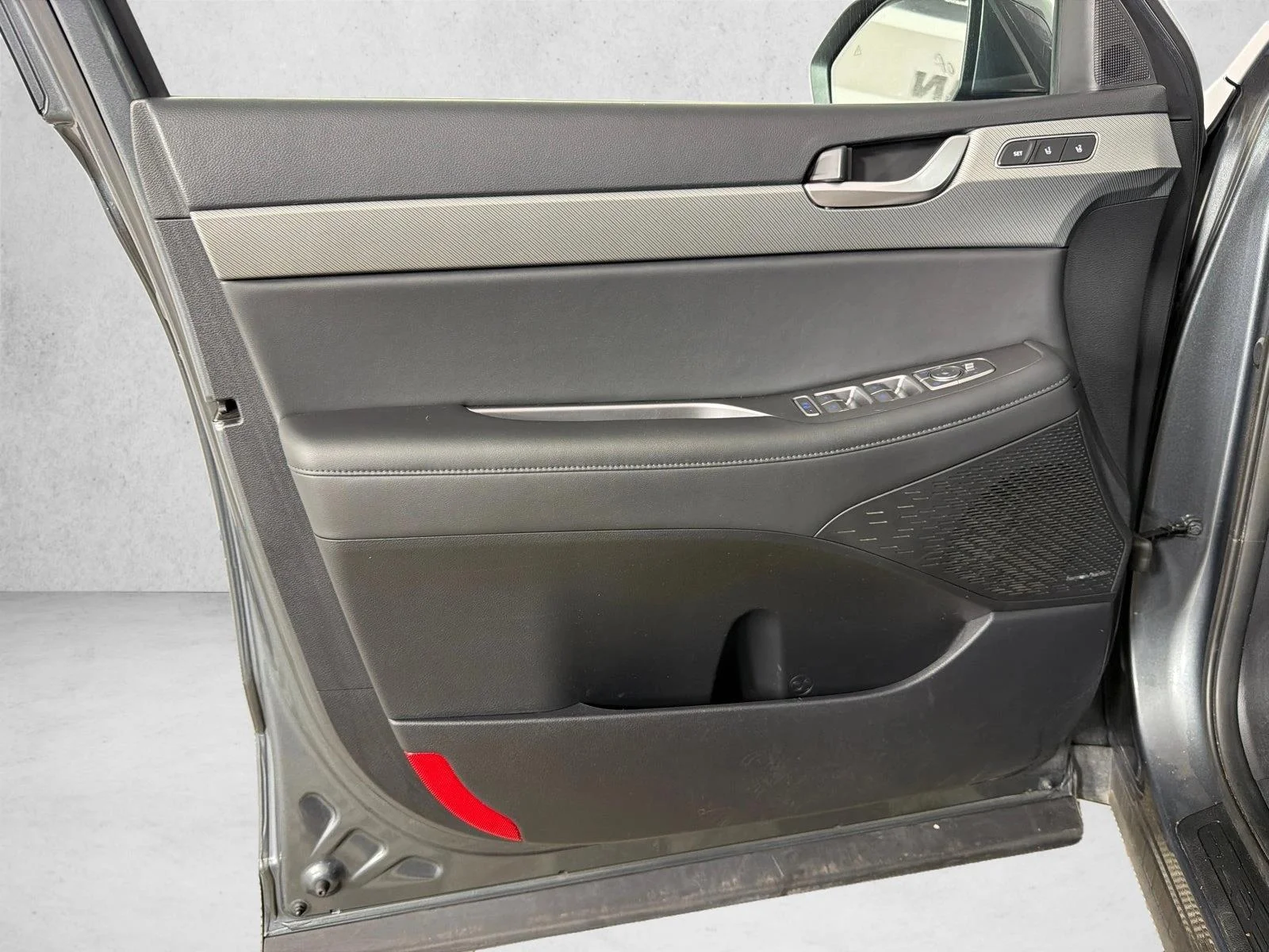 Used 2023 Gray Hyundai SEL image 12