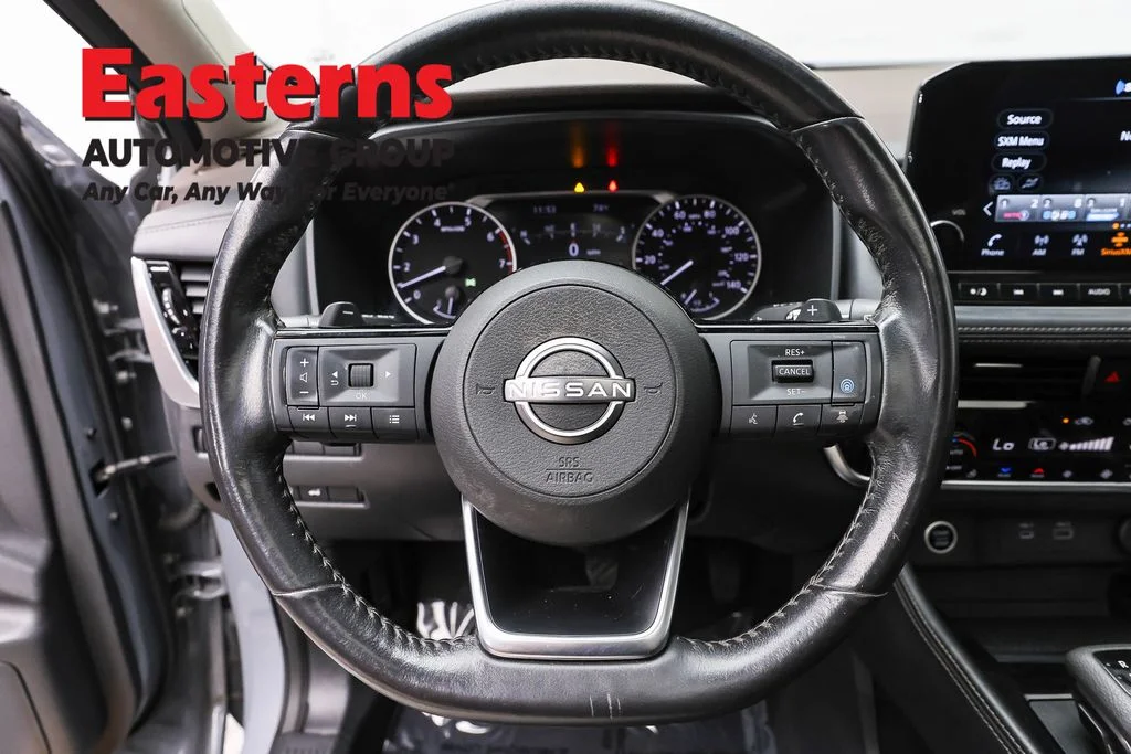 Used 2023 Gray Nissan SL image 10