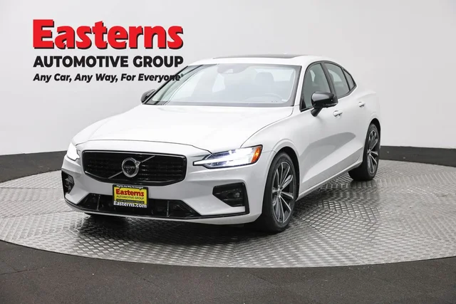 2022 Volvo S60 B5 Momentum