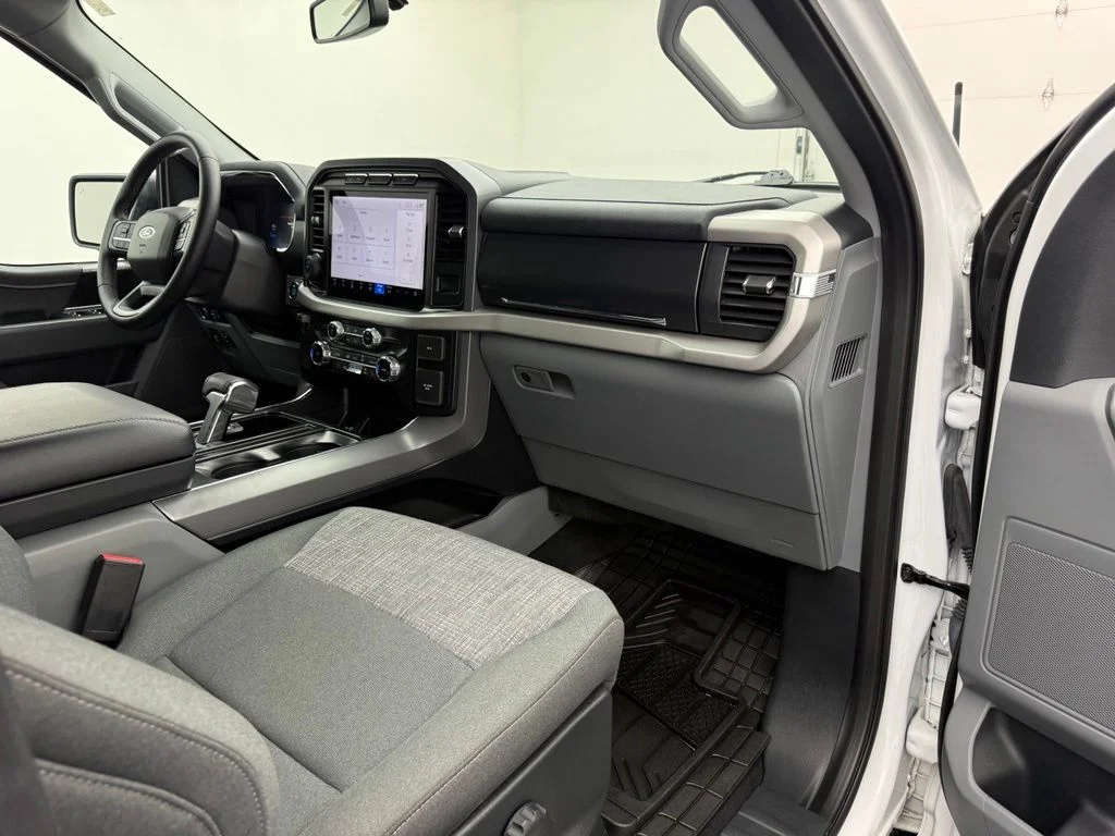 Used 2023 White Ford XLT image 32