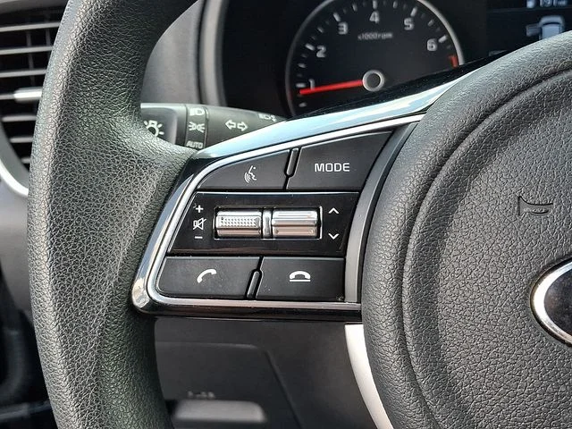 Used 2020 Red Kia LX image 21