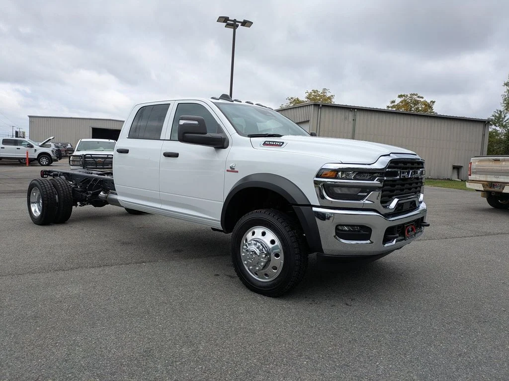 New 2026 Bright White Clear-Coat Exterior Paint RAM Tradesman image 2
